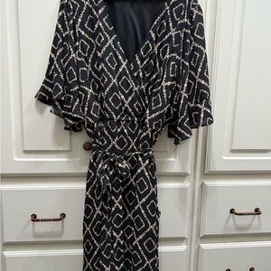 Torrid Black and Cream Geometric Robe